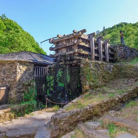 La De Oscos Ll Lägenhet Santa Eulalia de Oscos